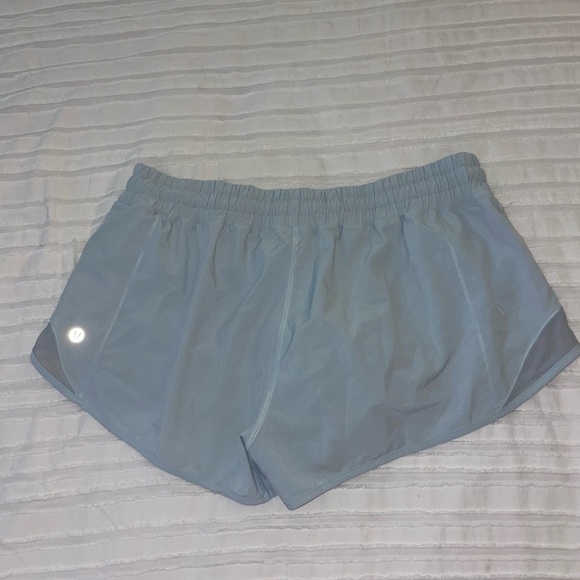Lululemon Hotty Hot Shorts - Picture 2 of 5